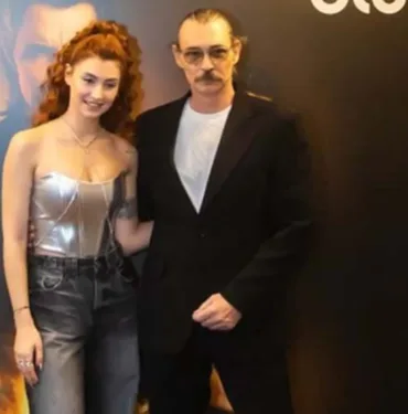 Etimesgut Belediye Başkan Adayı Erdal Beşikçioğlu kızının film galasına katıldı